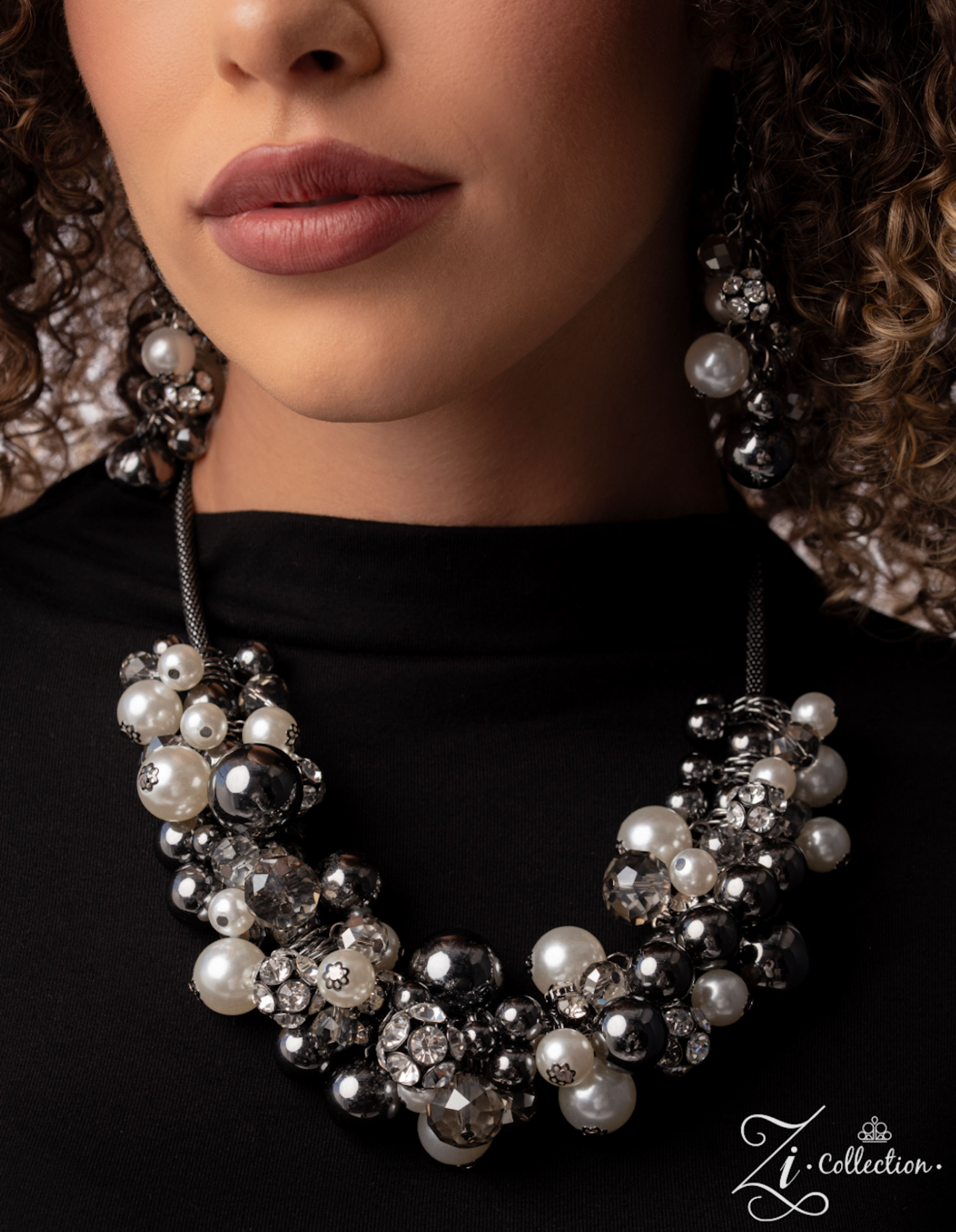 Glam cluster necklace